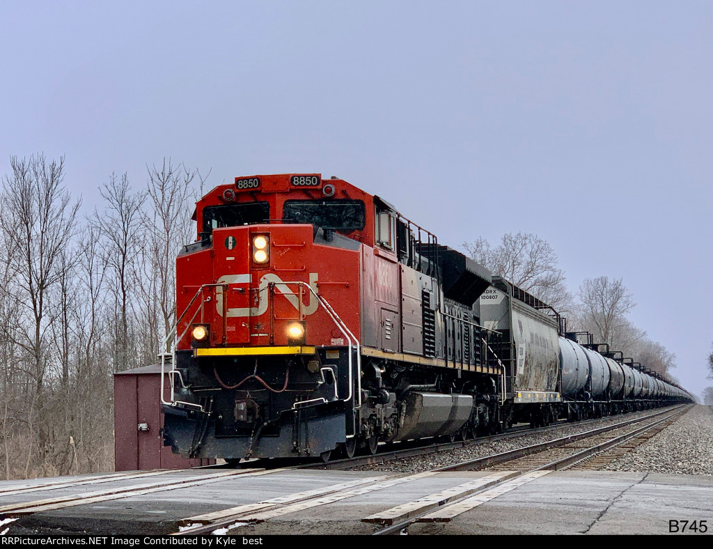 CN 8850 on B745